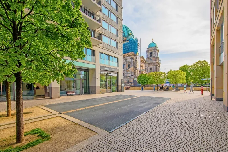 2 Zi-Whg mit Balkon Concierge EBK Aufzug u. TG gg Berliner Dom (3.4) — photo 1